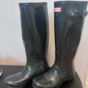 HUNTER Original Tall Gloss Rain Boot - Women's